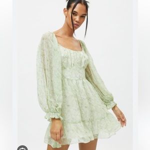 NWT Kiss The Sky Hyacinth Tiered Mini Dress